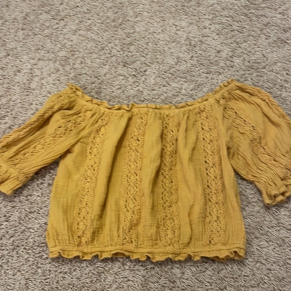American Eagle yellow blouse - Picture 2 of 2